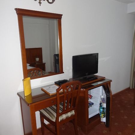 Hotel Emma West Craiova Exterior foto