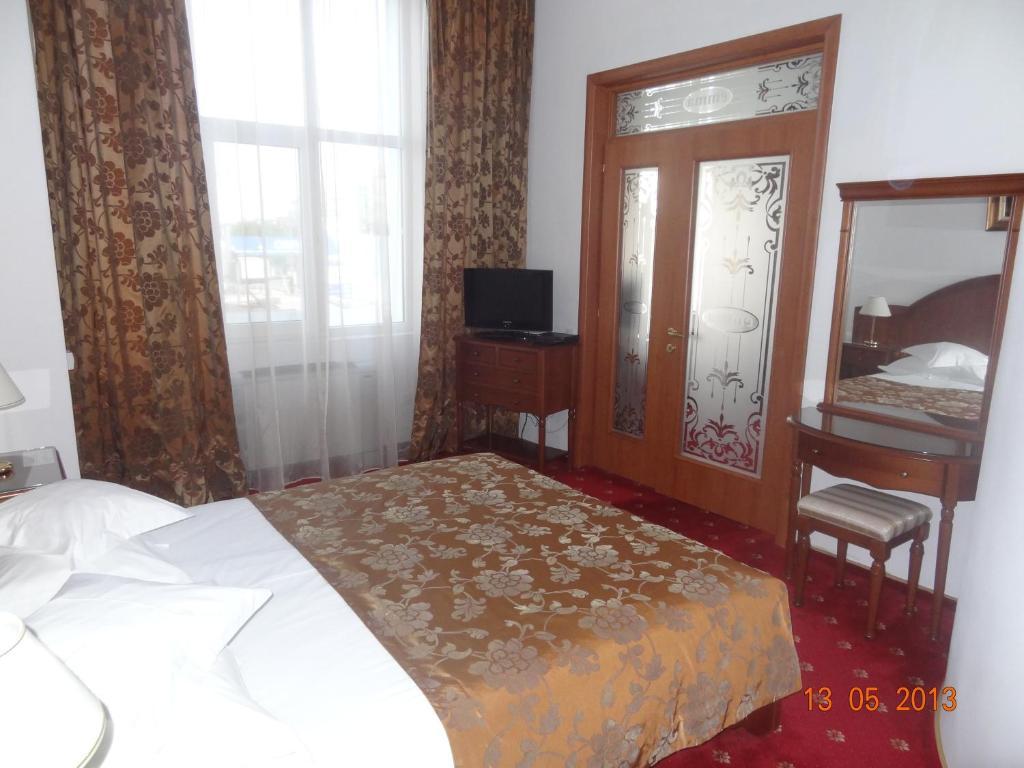Hotel Emma West Craiova Habitación foto