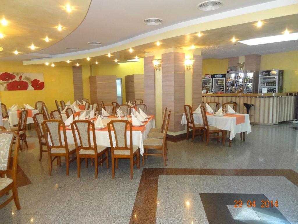 Hotel Emma West Craiova Exterior foto