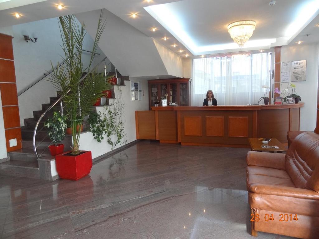 Hotel Emma West Craiova Exterior foto
